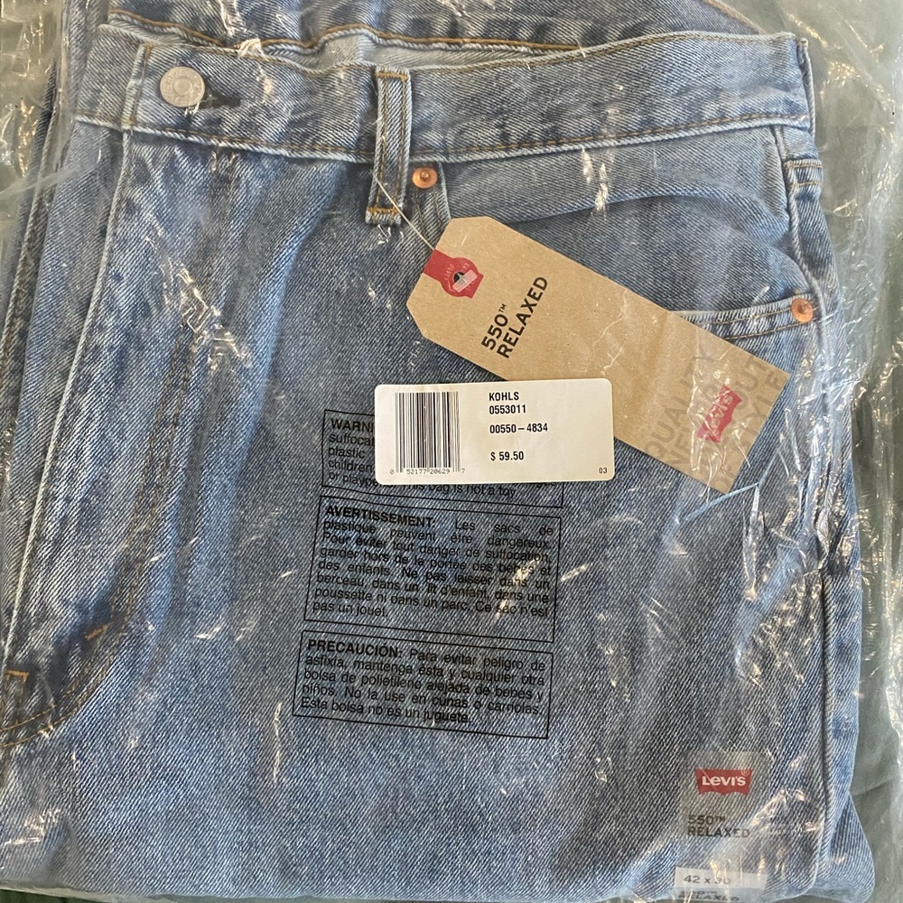 Men’s Levi’s 550 relaxed fit NWT size 42x30